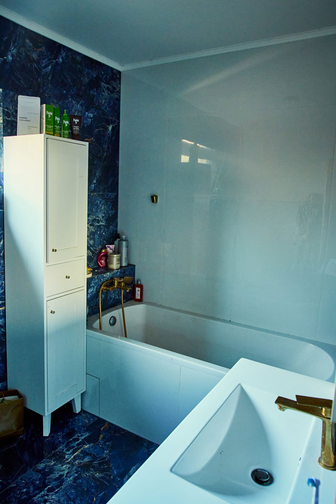 Jedna z koupelen má i vanu.