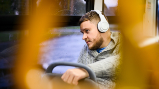 Matouš (22): V tramvaji jsem chtěl být za slušňáka. Skončil jsem rudý jak rak