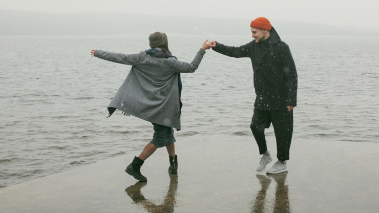 Denní horoskop na čtvrtek 5. 3. 2026: Váhy by měly zatočit s resty a Raci by měli najít rovnováhu mezi zábavou a povinnostmi