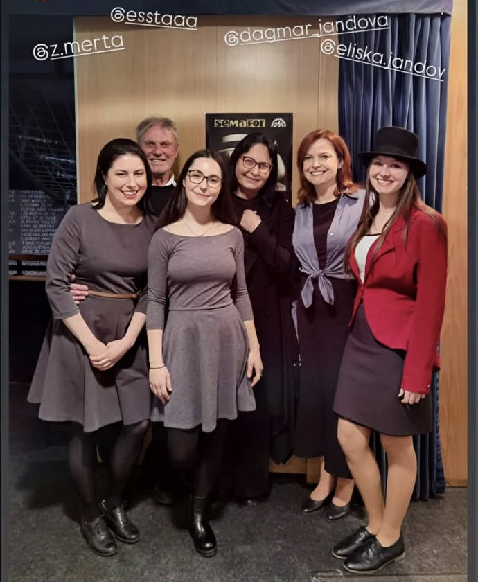 Společně s rodinnými příslušníky udělaly také hezké foto pro fanoušky. 