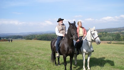 FOTO: Nový seriál O lidech a koních.