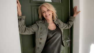 Vítejte ve dvojdomě Veroniky Žilkové: Postavila ho svépomocí, z 1+1 vznikl velký prostor s nádechem Středomoří