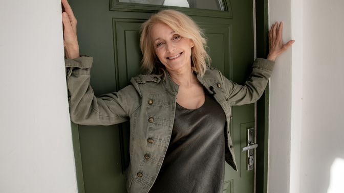 Vítejte ve dvojdomě Veroniky Žilkové: Postavila ho svépomocí, z 1+1 vznikl velký prostor s nádechem Středomoří