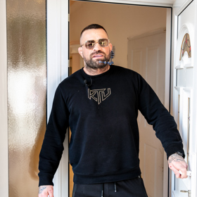 Karlos Vémola přivítal Lifee ve svém domě v Měchenicích.