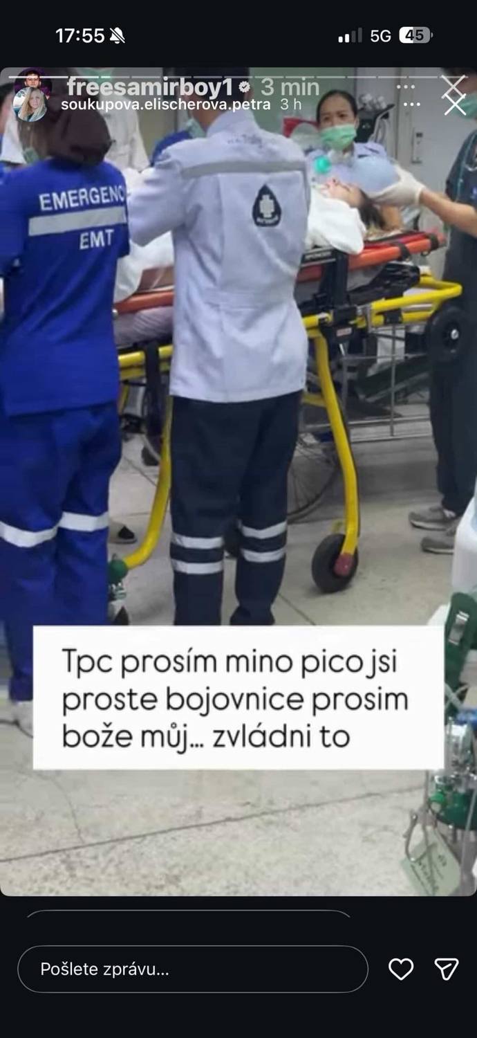 Dominika Elischerová leží na sále.