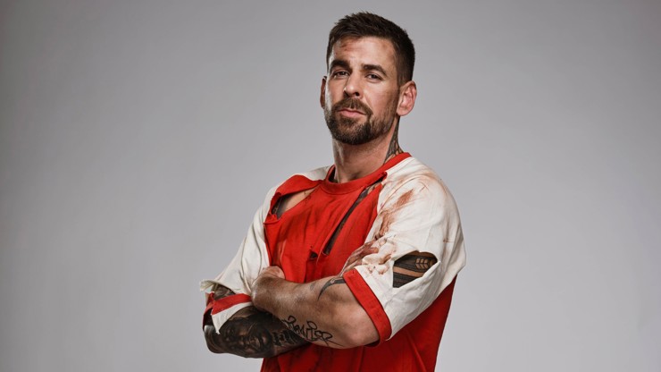 Adam má blízko k rapu. 