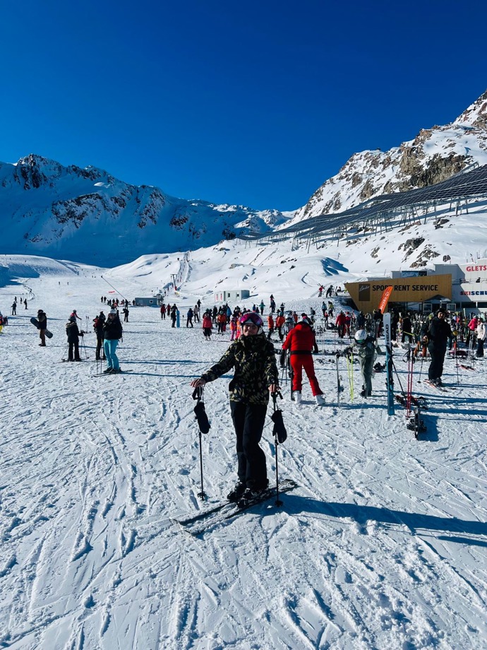 Veronika Žilková na lyžích.