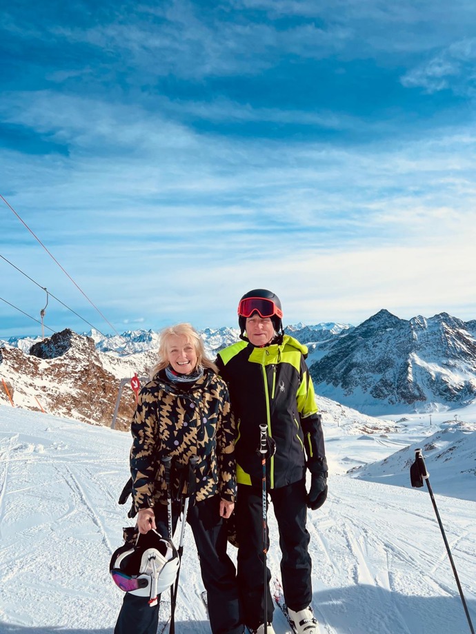 Velkou oporou je jí partner Ivan Hubáč, který má k lyžování ještě blíž než ona sama.