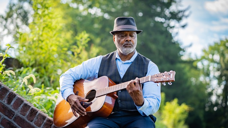 Denní horoskop na neděli 15. 3. 2026: Raci by měli s přáteli naplánovat společnou aktivitu a Lvi by se měli víc zapojovat do dění