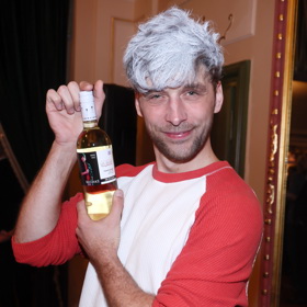 Roman Tomeš se obarvil na platinu. 