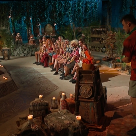 Kmenová rada vyřadila Dokiho.