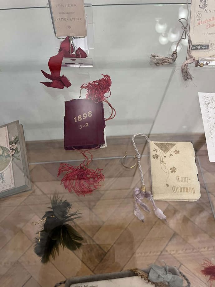 Plesový pořádek z roku 1898