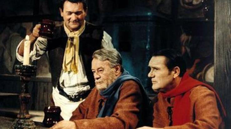 Bohuš Záhorský byl známý jako velmi galantní muž. V kolektivu byl velmi oblíbený a měl přezdívky jako poslední baron, Bohoušek a Bonbónek.