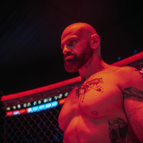 První ukázka z filmu Bojovník odhaluje syrové drama o hledání druhé šance: Milan Ondrík svádí nejtěžší zápas svého života