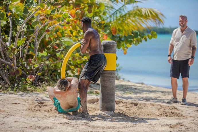 Souboj mezi Lukym a Ikym. 