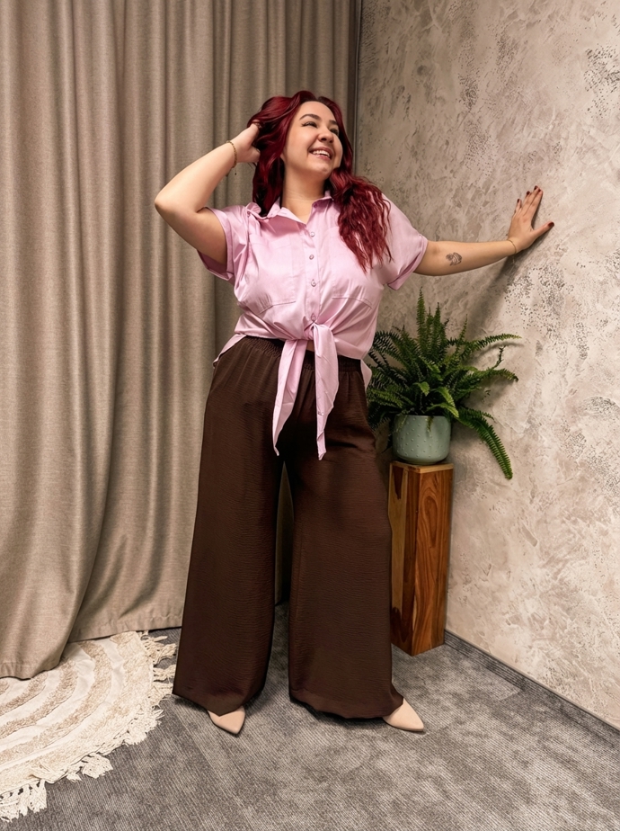 Široké kalhoty zajistí komfort i sofistikovanost.