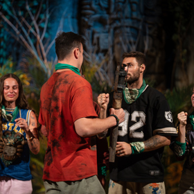 Kmenová rada vyřadila Dokiho.