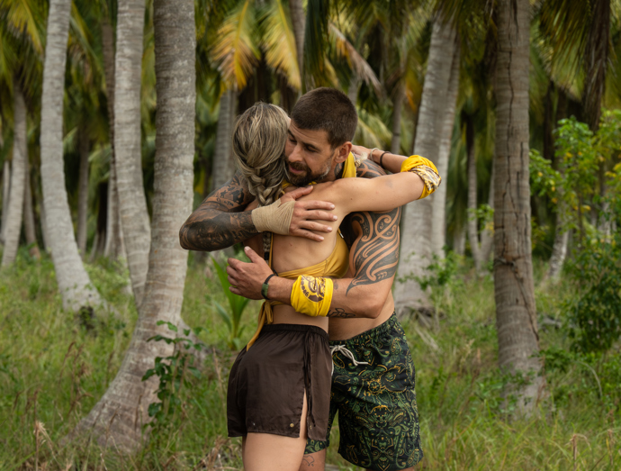 Adam Chlpík a Kristina Hrbková se obejmuli. 