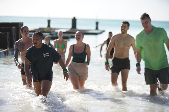Lukáš Švec v reality show Survivor předvádí výborné fyzické výkony.