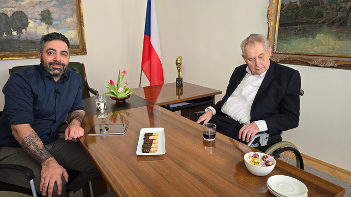 Extra host Miloš Zeman.