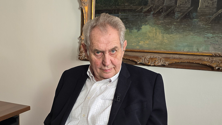 Extra host Miloš Zeman foto 02