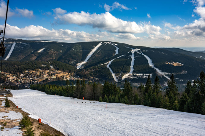 Lyžařská sezona ve Špindlerově Mlýně.