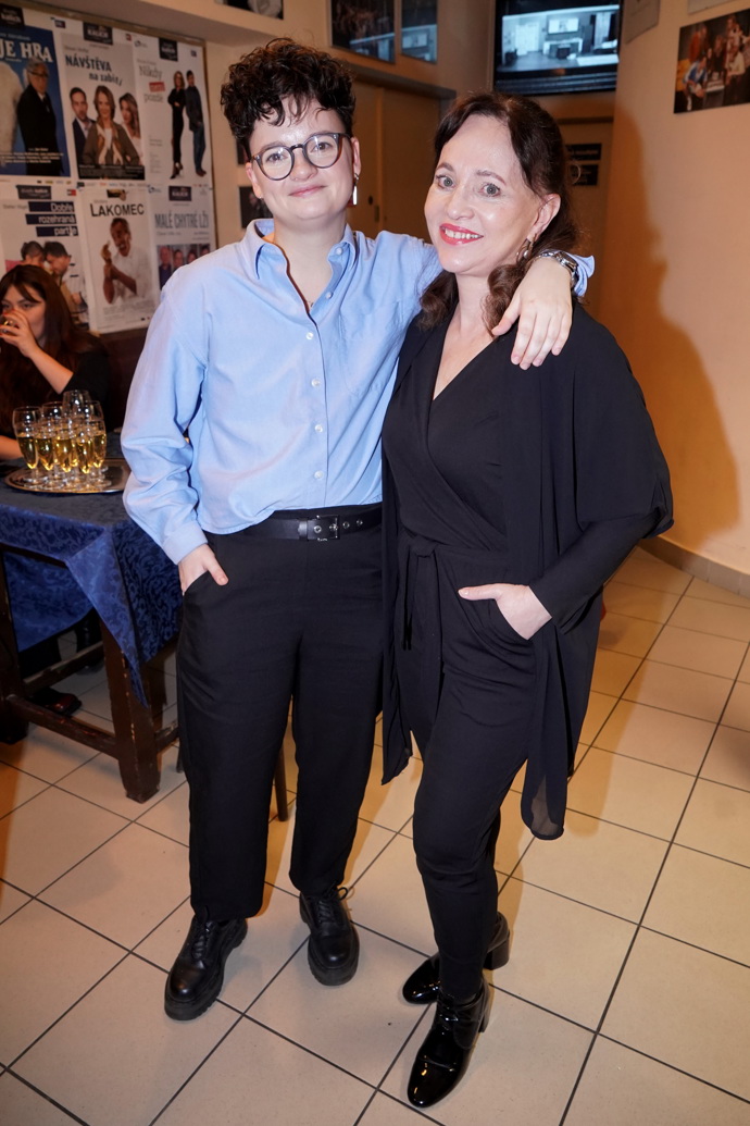 Na premiéře nechyběla ani Karolínina maminka Alena Mihulová, která dceřinu sexuální orientaci přijala s ohromným nadhledem.