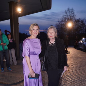 Hanka Třeštíková na Českých lvech se svou mámou, dokumentaristkou Helenou. 