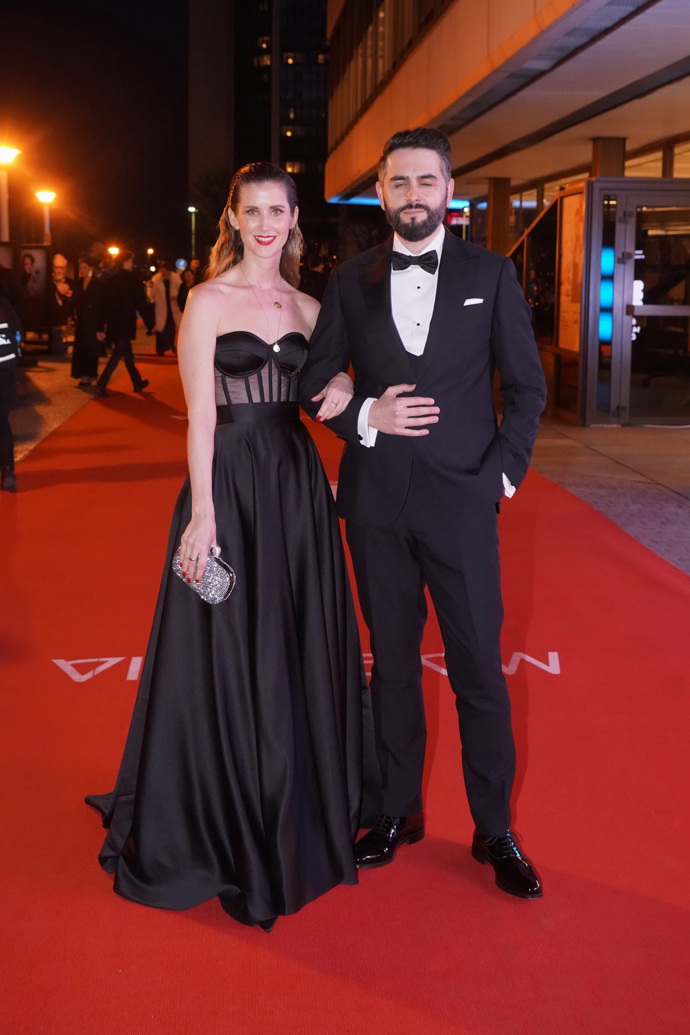 A do společnosti poprvé vyvedla svého nového partnera. 