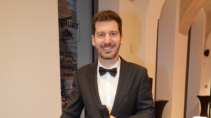 Moderátor Evropy 2 Petr Říbal.