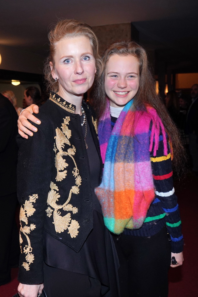 Julie je podle Michaely ideální dcerou - lepší si přát nemohla. 