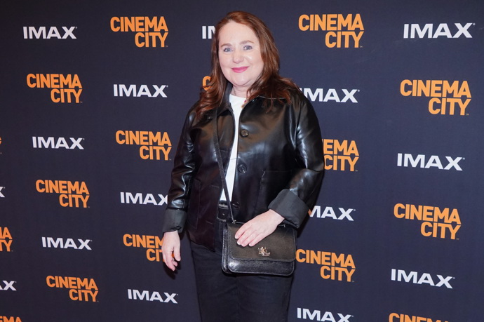 V soukromí musela čelit domácímu násilí.