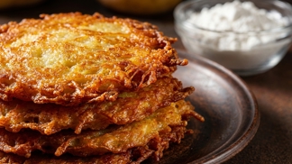 Bramboráky bez mouky jsou mnohem křupavější: Stačí do nich vrátit usazeninu, kterou většina lidí vylévá do dřezu