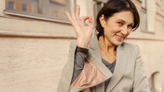 Sára (53): Seznamky jsou pro zoufalce. Já sbalila chlapa v čekárně a ušetřila si měsíce lhaní