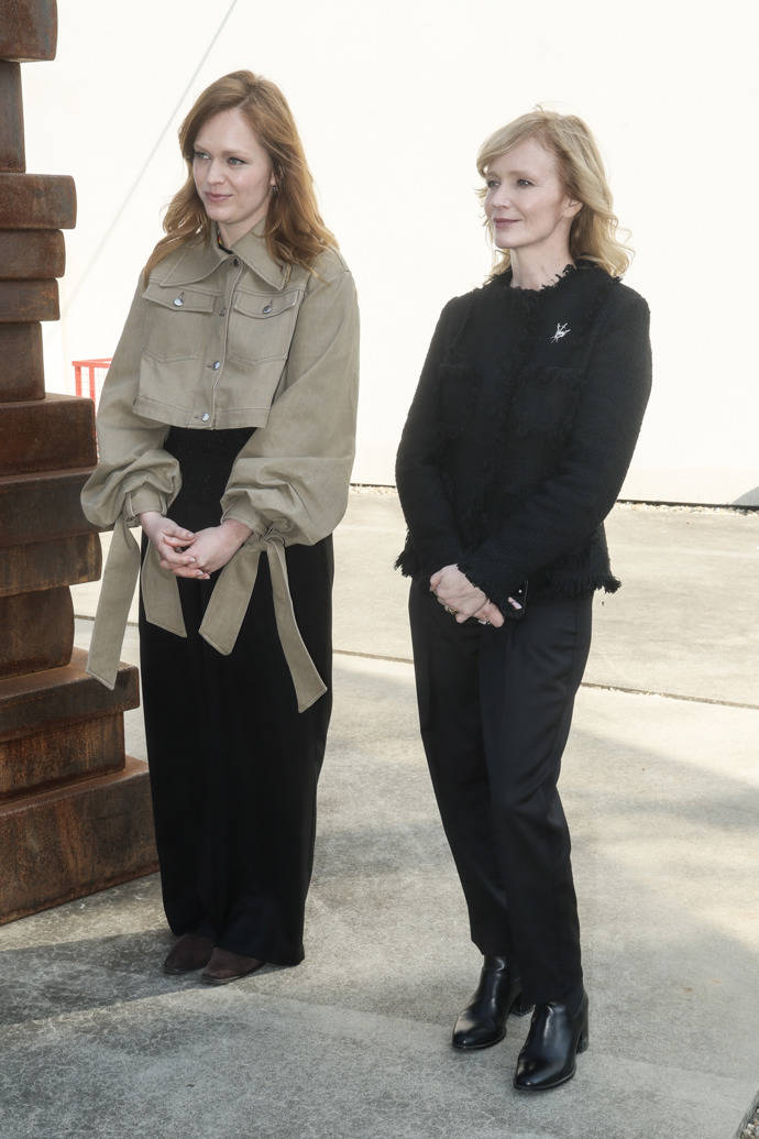 Ester a Aňa představily celoživotní práci svého otce  japanaloga, novináře, kaligrafisty a pedagoga Petra Geislera.