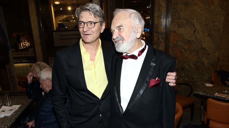 Jan a Zdeněk Svěrákovi na premiéře filmu Betlémské světlo (březen 2022).