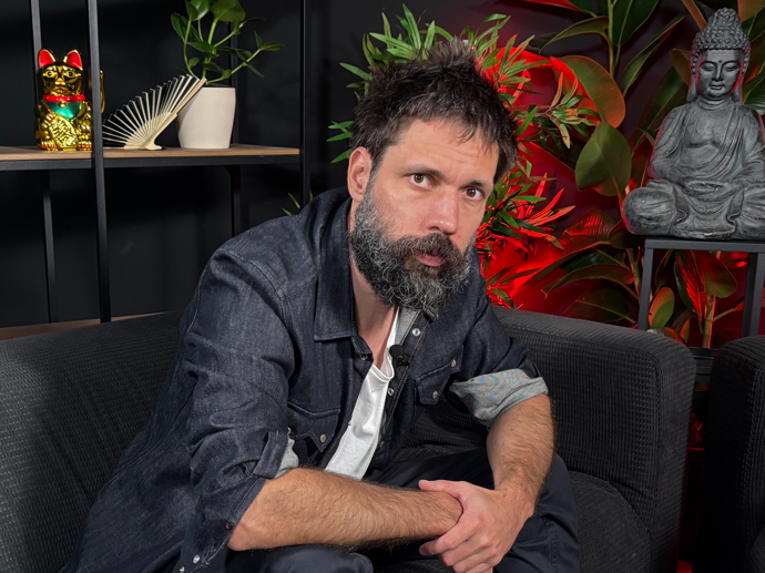 Outsider a Insider 11.03 Asian Express Michal Varga 02