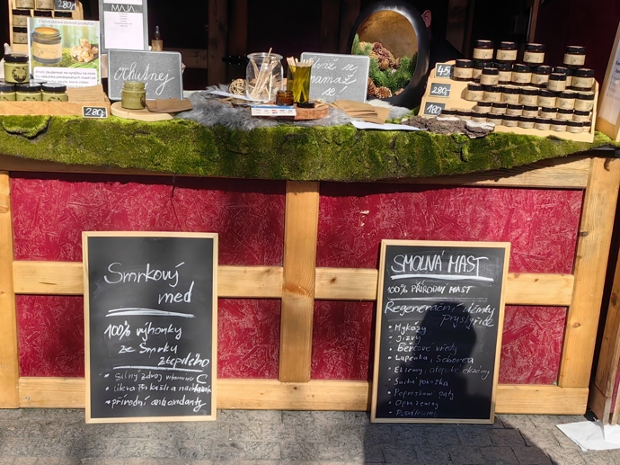 Největší a nejznámější Velikonoční trhy v Praze se konají na Náměstí Míru.