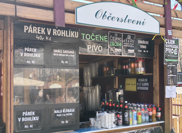 Největší a nejznámější Velikonoční trhy v Praze se konají na Náměstí Míru.