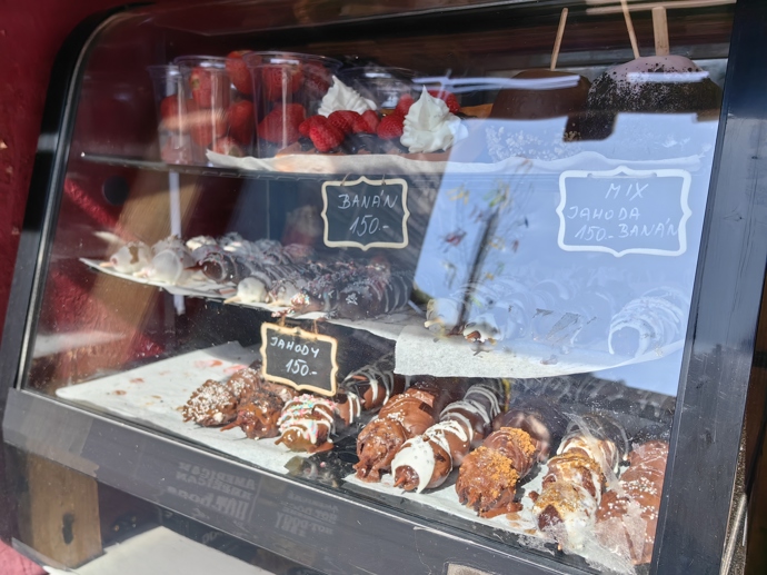 Trhy nabízejí velké množství sladkého.