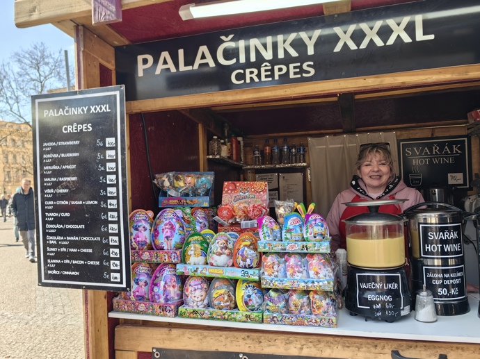 Největší a nejznámější Velikonoční trhy v Praze se konají na Náměstí Míru.