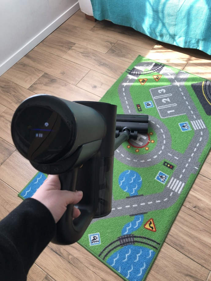 Roborock se hodí i na klasické vysávání - v tomto případě použijete část k tomu určenou, jež nemá zásobníky na vodu, jenom nádobku na nečistoty.