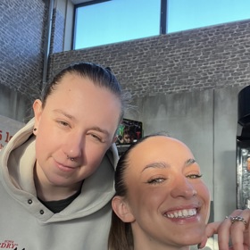 Její novou partnerkou je Dominika, která se pohybuje zcela mimo český showbyznys.