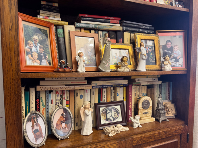 Skříně jsou plné vzpomínek. 
