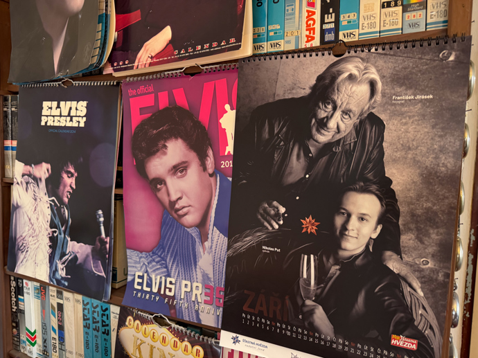 V knihovně nechybí Elvis Presley