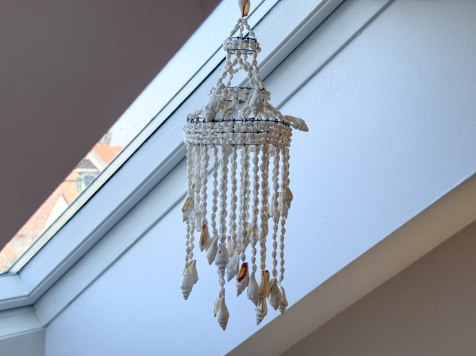 V celém domě jsou zajímavá, originální svítidla.