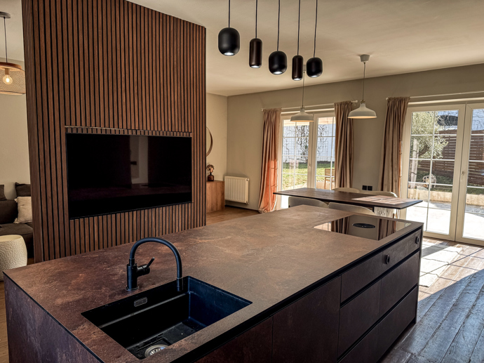 Pohled z kuchyně směrem do zahrady