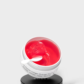 Hydrogelové oční náplasti s peptidy, kolagenem a kyselinou hyaluronovou od COSRX je skvělým pomocníkem na rychlou ranní vzpruhu. Koupíte je za 412 Kč