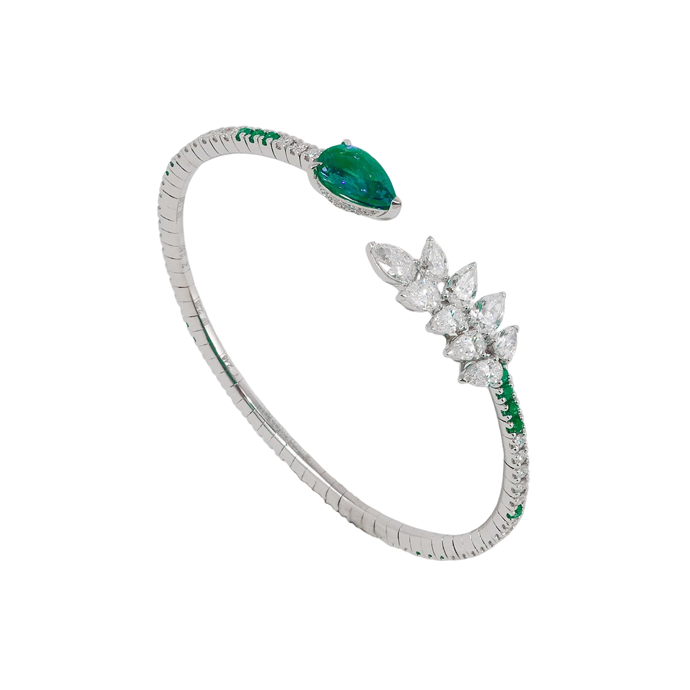 Ze stejné kolekce herečka zvolila i tento náramek v hodnotě přes 690 000 Kč.