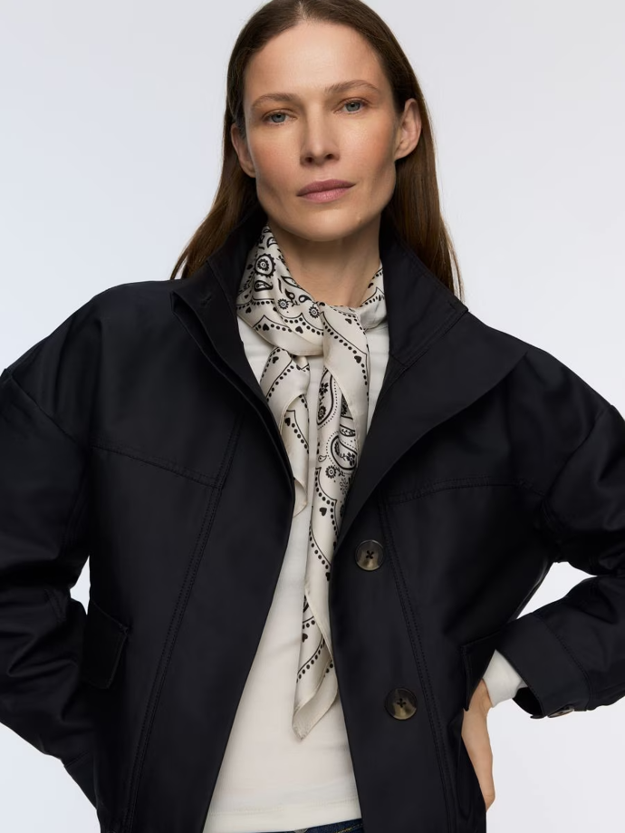 Šátek povýší obyčejnou bundu...